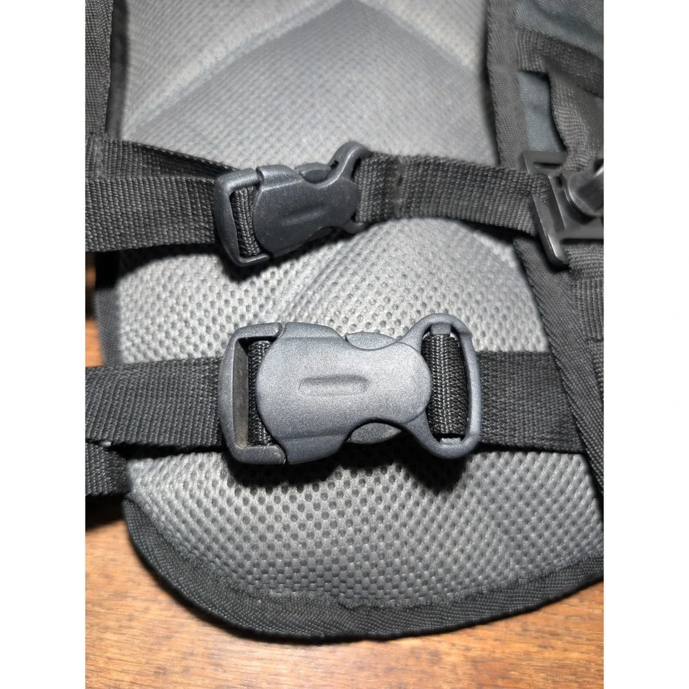 Pulse Hydration Backpack Unisex OS Black Good Active Outdoor Bungee Cord